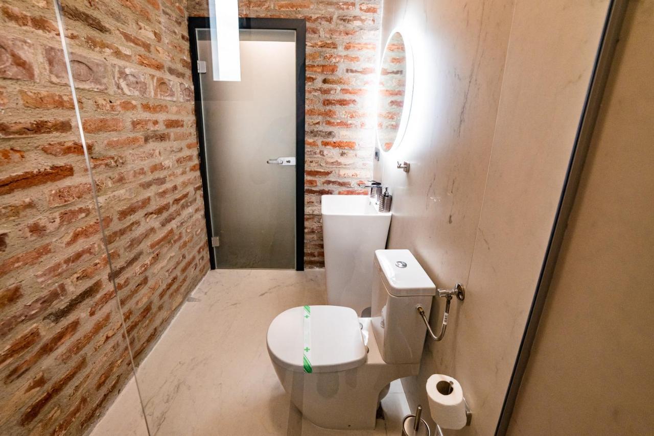 Mustang Boutique Rooms Oradea Exterior foto