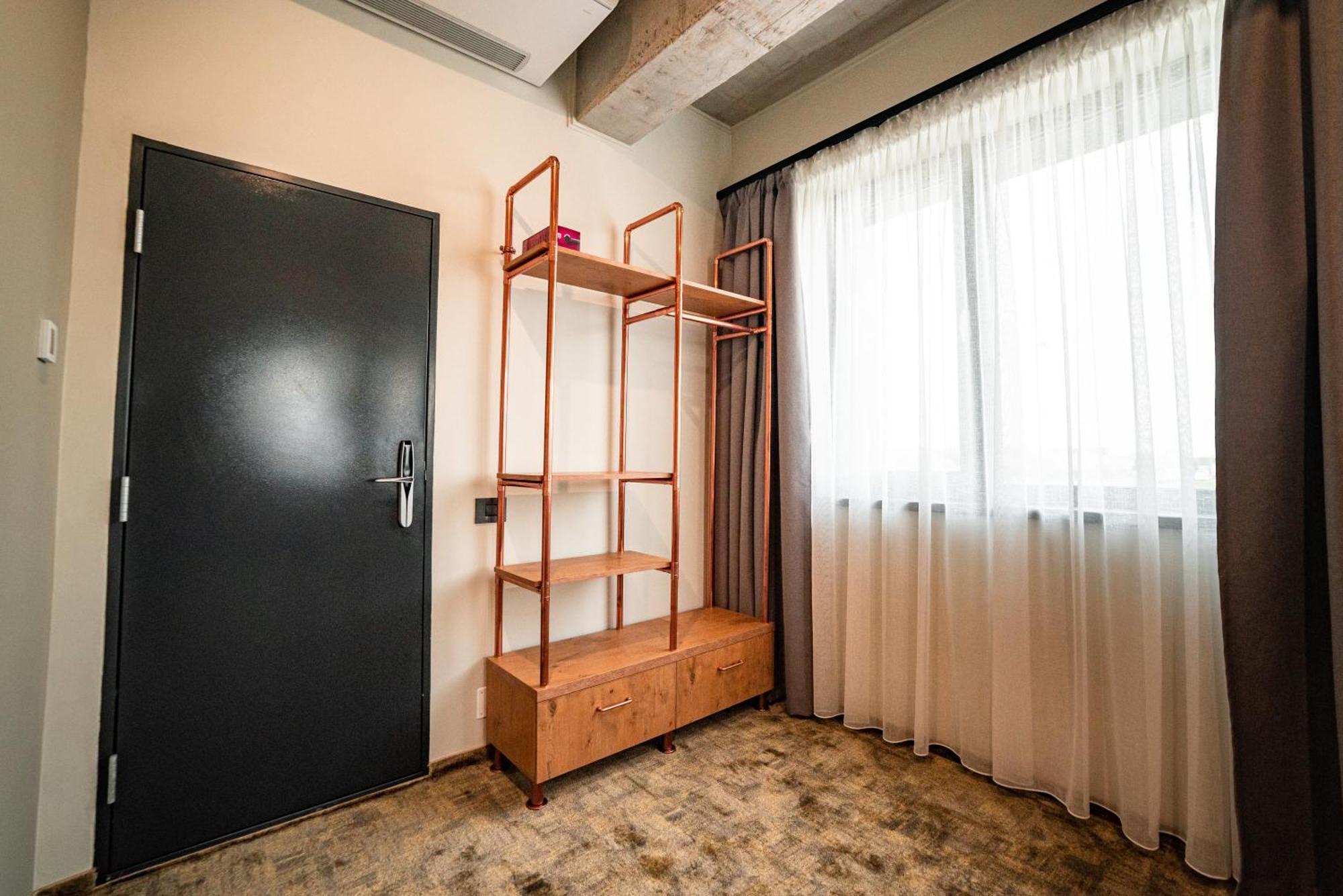 Mustang Boutique Rooms Oradea Exterior foto